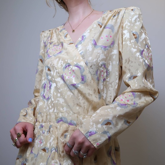 Vintage 80s yellow satin floral print midi dress - Picture 2 of 6